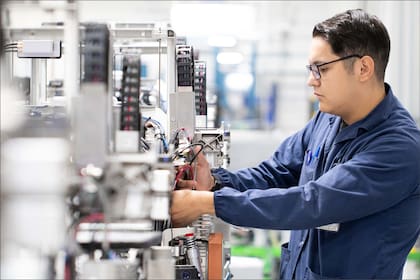 Los empleados de la nueva fábrica en Virginia trabajarán para producir sistemas y soluciones esenciales de distribución de energía para Siemens