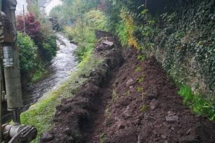 Los empleados de una compañía eléctrica hallaron una red subterránea secreta cuando comenzaron a excavar dentro de la propiedad de uno de sus clientes