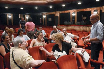 Los enamorados de norma. El elenco de Master Class, en la platea del Maipo, y el equipo de Escenas de la vida conyugal, que subirá a escena en mayo