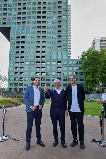 Los encargados de llevar adelante el proyecto cortaron la cinta durante la inauguración