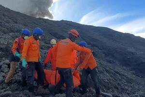 Asciende a 22 el número de muertes por la erupción del volcán Merapi
