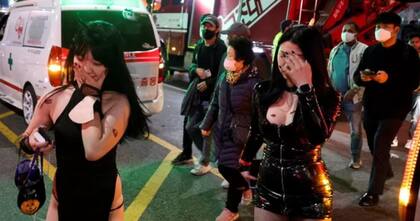 Los equipos de rescate se apresuraron a ayudar a cuantos podían.