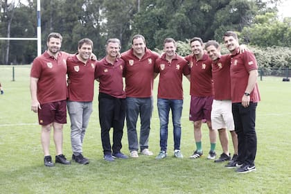 "Los equipos más exitosos son los que abrazan su cultura y tienen sentido de pertenencia. Crecimos mucho en eso y aprendimos de otros clubes", concede Gosio, que gustoso se fotografíó con Alberto Porolli, Brandi, Lanfranco, Ayerza, Gutiérrez Taboada, Cordona y Marguery.