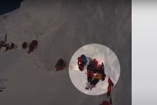 El video por el que acusan a una escaladora noruega de dejar morir un sherpa en el K2 para lograr un récord