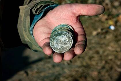 Los especialistas afirman que el hallazgo de estas monedas centenarias es invaluable