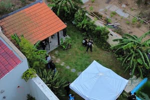 Comenzaron las excavaciones en el jardín donde fue enterrado el adolescente desaparecido en 1984
