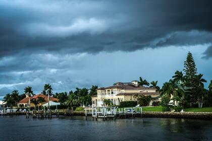 Los especialistas prevén que la tormenta avanzará lentamente hacia el norte en los próximos días
