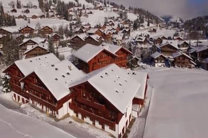 Los estudiantes se mudan en invierno al campus de Gstaad y el horario está organizado para que puedan practicar deportes como el esquí