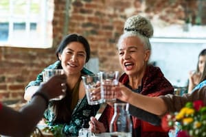 Los estudios demostraron que la información que ofrecemos en conversaciones íntimas a menudo anima a la otra parte a abrirse también.