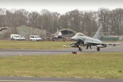 Los Eurofighter son cazabombarderos birreactores y fueron contruidos en sociedad por Alemania, Reino Unido, España e Italia