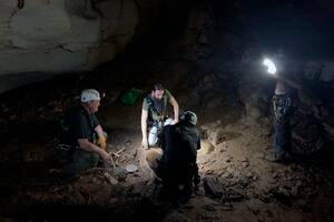 Descubren 28 cuerpos sin dientes enterrados hace 600 años en una cueva