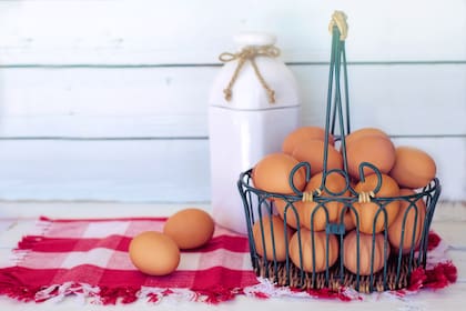 Los expertos recomiendan entre uno y dos huevos por día como una opción saludable