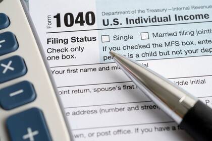 Los extranjeros residentes deben pagar impuestos de la misma forma en la que lo hacen los ciudadanos estadounidenses (iStock)