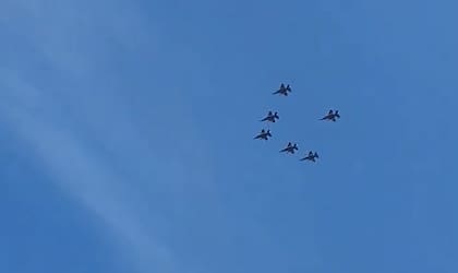 Los F-16 sobrevolaron diferentes áreas de Buenos Aires.
