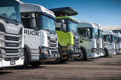 Los fabricantes piden al tribunal invalidar la Orden Ejecutiva N-27-25 y el "Clean Truck Partnership", al argumentar que violan la Constitución federal y la californiana