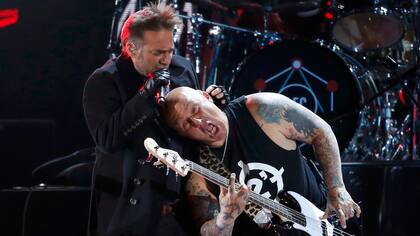 Los Fabulosos Cadillacs, durante los Grammy latino 2016