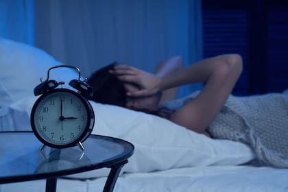 Los factores que pueden causar en las mujeres problemas para dormirse son varios: biológicos, psicológicos y sociales