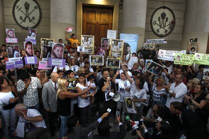 Los familiares de las 51 víctimas prometieron pelear para conseguir justicia