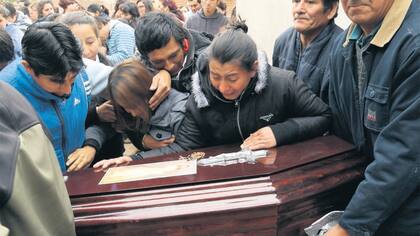 Los familiares despidieron ayer en Quimilí los restos del menor asesinado