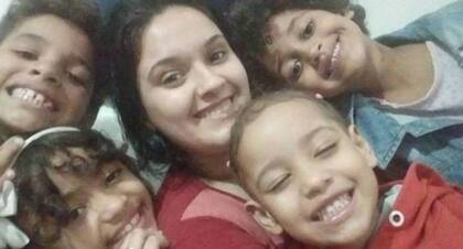Los familiares dijeron que en el momento de los asesinatos, los niños se habían quedado con su padre