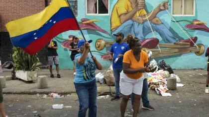 Los familiares esperan días a saber el paradero de los detenidos.