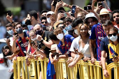 Los fanáticos de Barcelona se reunieron en el Camp Nou para despedir a Lionel Messi
