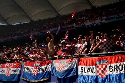 Los fanáticos de Croacia, en Hamburgo, durante el partido con Albania