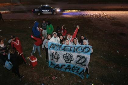 Los fanáticos de Patricio Fontanet y su exbanda, Callejeros, llegaron a Córdoba desde distintos puntos del país