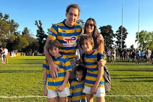 Los Fernández, con Hindú en el alma: Santiago junto a Rosario, su mujer, y los hijos: Beltrán, Baltasar y Silvestre