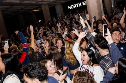 Los festejos de los estudiantes de la Universidad de Connecticut tras la victoria