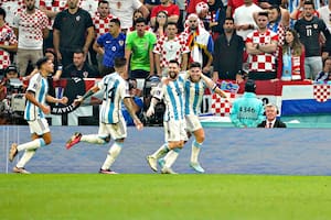 La selección se recibió de equipo con un Messi mágico y la potencia de Julián Álvarez