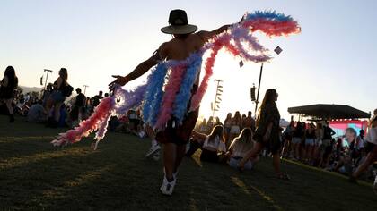 Los festivaleros aprovechan los días de música para customizar sus prendas