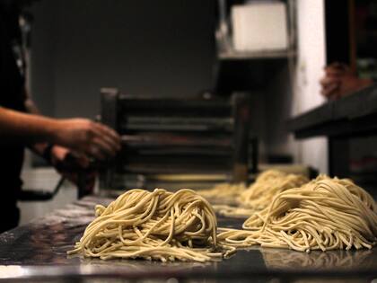 Los fideos son fundamentales en el ramen.