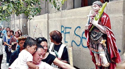 Miles de fieles veneran a San Expedito