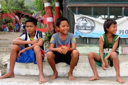 Los filipinos son políglotas: hablan al menos los dos idiomas oficiales y si viven en provincia probablemente una o más lenguas regionales