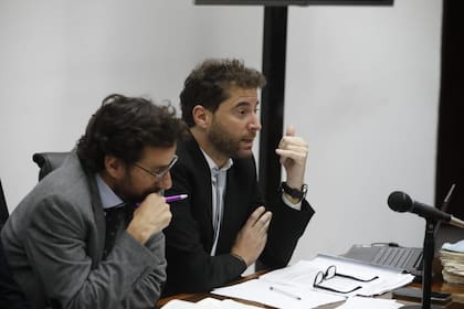 Los fiscales Federico González y Patricio Ferrari durante una audiencia