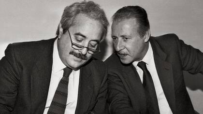 Los fiscales Giovanni Falcone y Paolo Borsellino fueron asesinados a principios de la década de los 90 por la mafia.