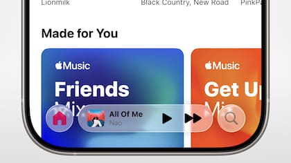 Los fondos dinámicos y las notificaciones translúcidas son parte de la nueva estética Liquid Glass