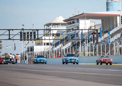 Los Ford Mustang Mach-E en las 24 horas de Buenos Aires