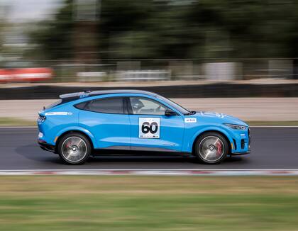 Los Ford Mustang Mach-E en las 24 horas de Buenos Aires