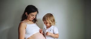 La curiosa medida de Francia para revertir la caída de la natalidad, el fenómeno que también afecta a la Argentina