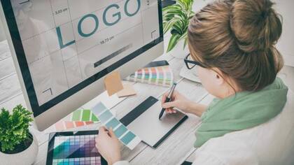 Con las redes sociales se utilizan mucho más los servicios de los diseñadores gráficos