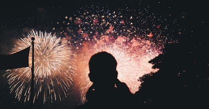 Los fuegos artificiales son parte de la celebración del Día de Canadá