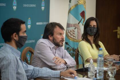 Los funcionarios de la cartera de Hacienda, con el ministro Lisandro Nieri a la cabeza, dieron detalles del alcance del acuerdo con los tenedores del bono de más de 500 millones de dólares.