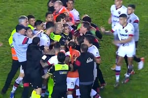 Los futbolistas se negaron a declarar, quedaron en libertad y hablaron con la prensa: "Fue un partido muy raro"