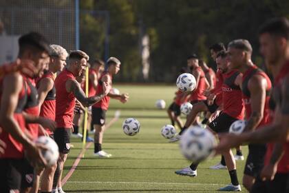 Los futbolistas del Rojo realizando la pretemporada en el predio Lionel Andrés Messi, de Ezeiza