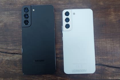 Los Galaxy S22 y S22+ siguen la línea de diseño de la generación previa