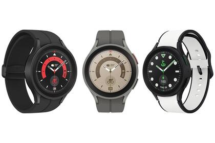 Los Galaxy Watch4 y 5 también tienen una función que permite interactuar con el reloj haciendo gestos con los dedos y sin tocar la pantalla