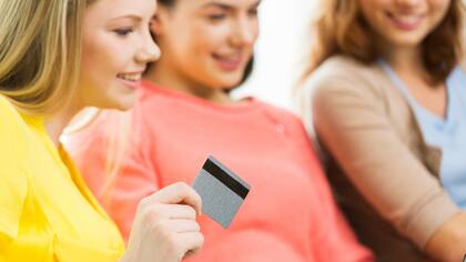 Los gastos de los chicos, bajo el control de los grandes