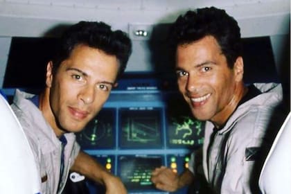 Los gemelos Bogdanoff en los años 80, cuando se hicieron célebres con su programa Temps X en el canal TF1 de Francia